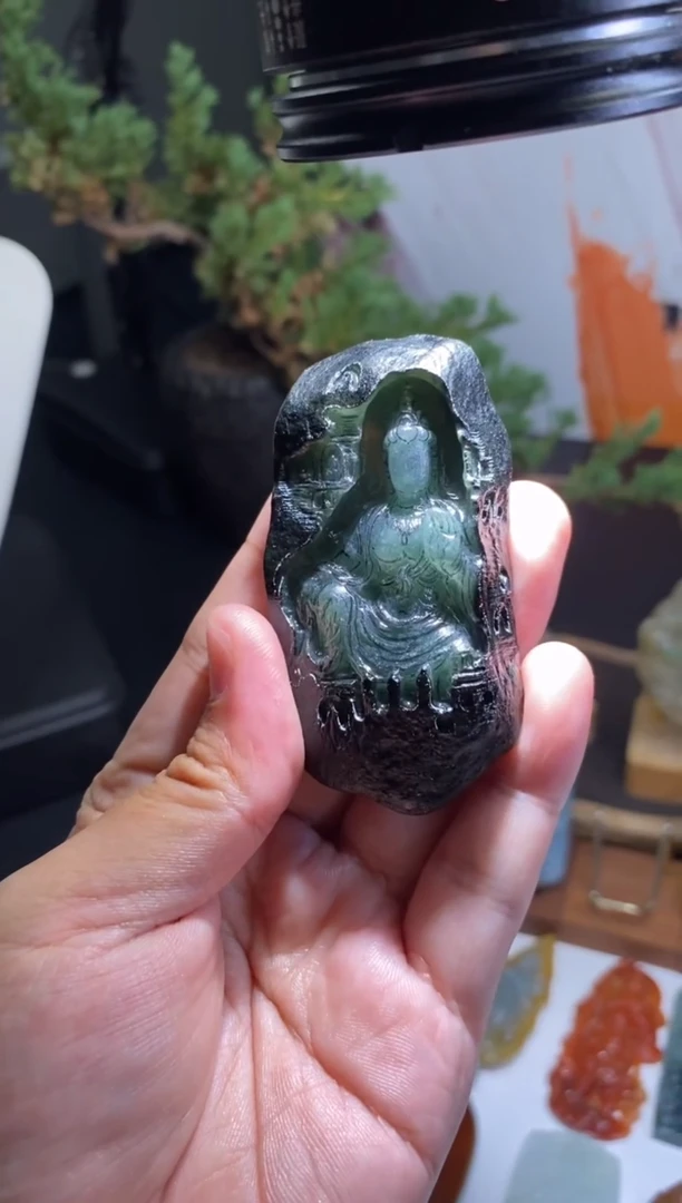 定制翡翠未镶嵌观音