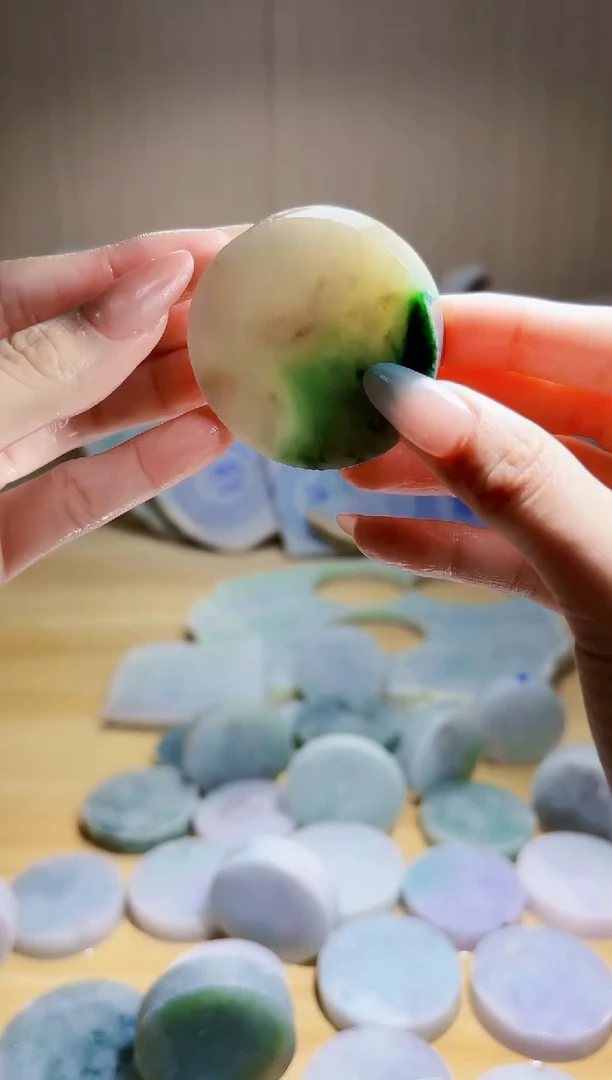 翡翠未镶嵌颈饰翡翠A货 温谭130