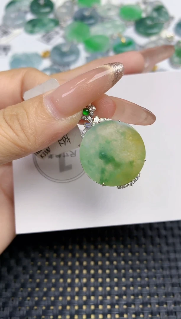 颈饰18K金镶嵌翡翠天然缅甸A货翡翠百元以上9元证书费自理1