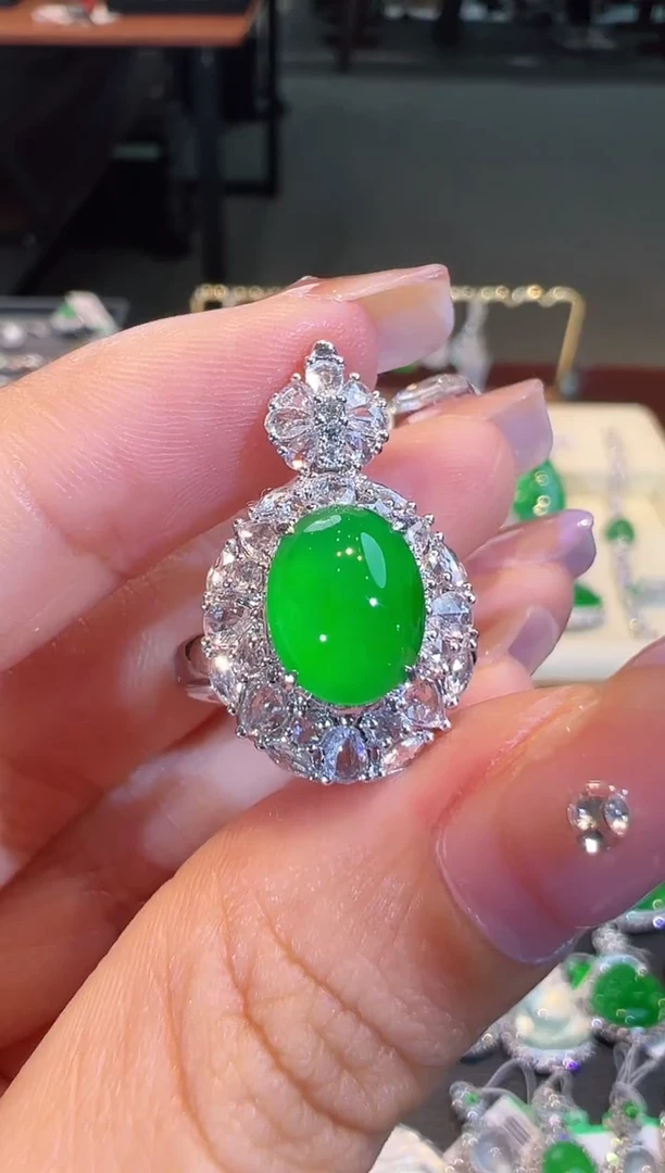 【闪购商品】翡翠戒指18K金镶嵌翡翠