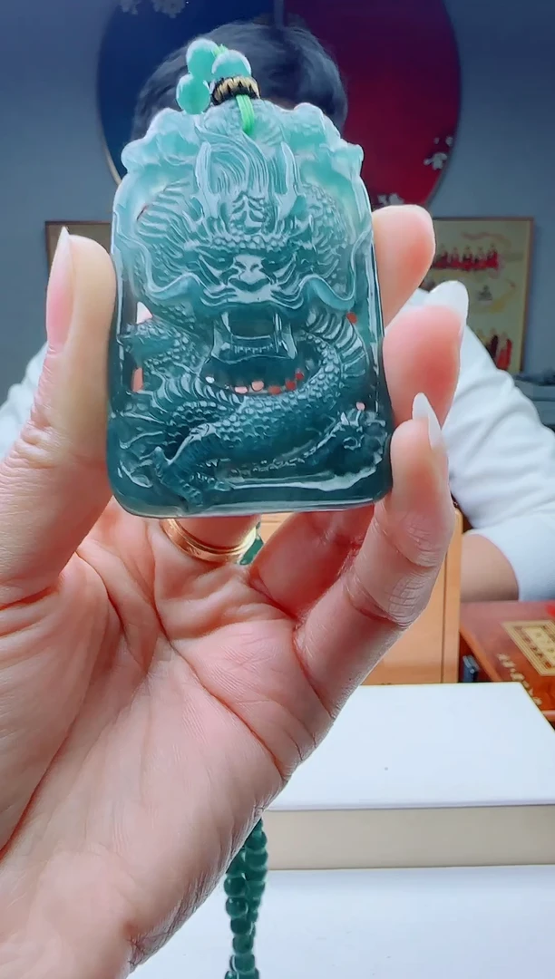 颈饰未镶嵌翡翠多样性发其一