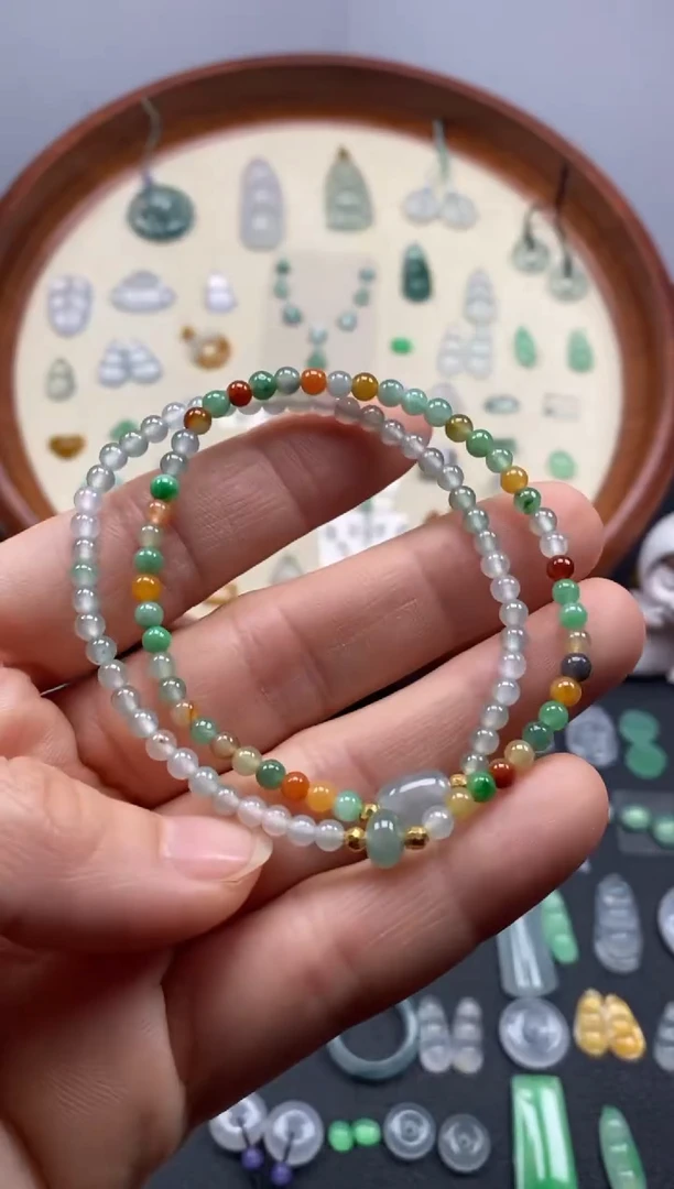 颈饰18K金镶嵌翡翠冰多宝珠子1串/芬