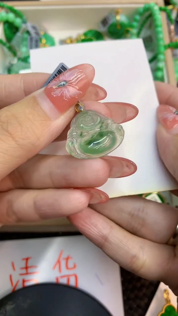 颈饰未镶嵌翡翠1