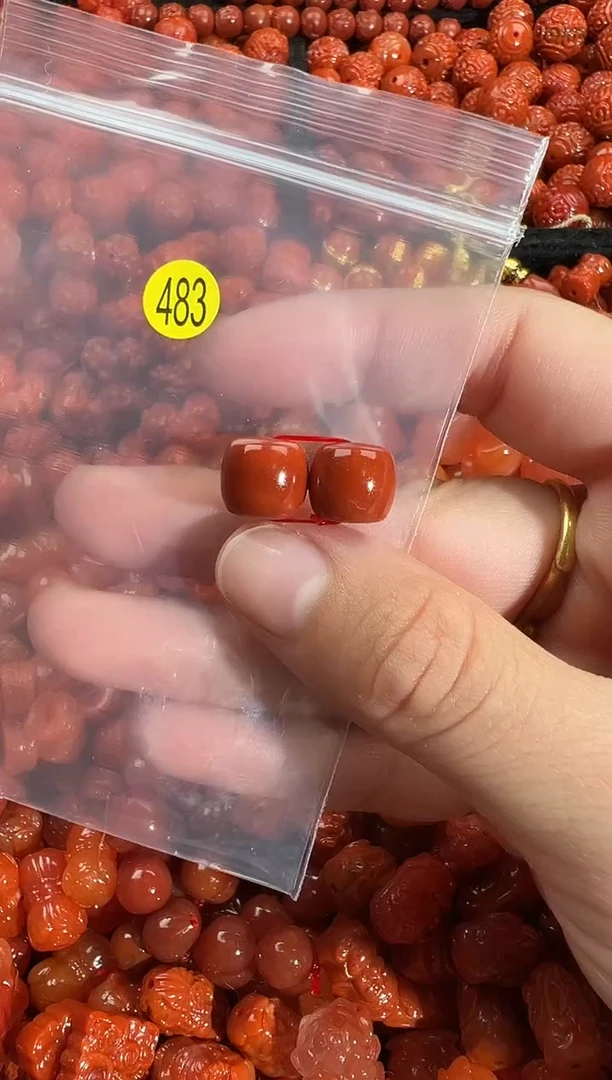 颈饰未镶嵌南红玛瑙1