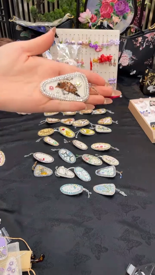 织绣谁*?非遗苏绣手工饰品