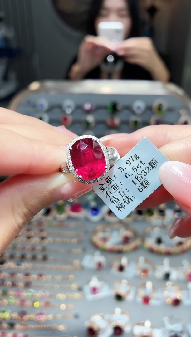 18K金镶嵌戒指碧玺6.5..