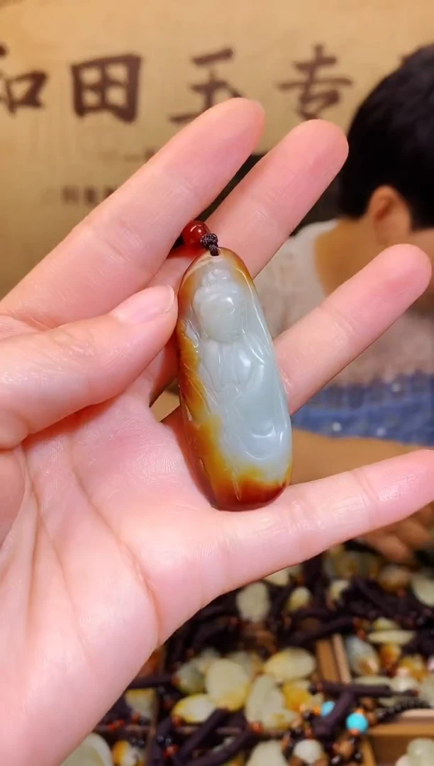 和田玉未镶嵌颈饰1