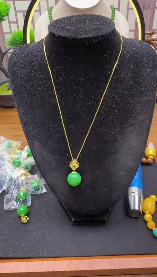 吊坠(赠链)14K金镶嵌翡翠L79