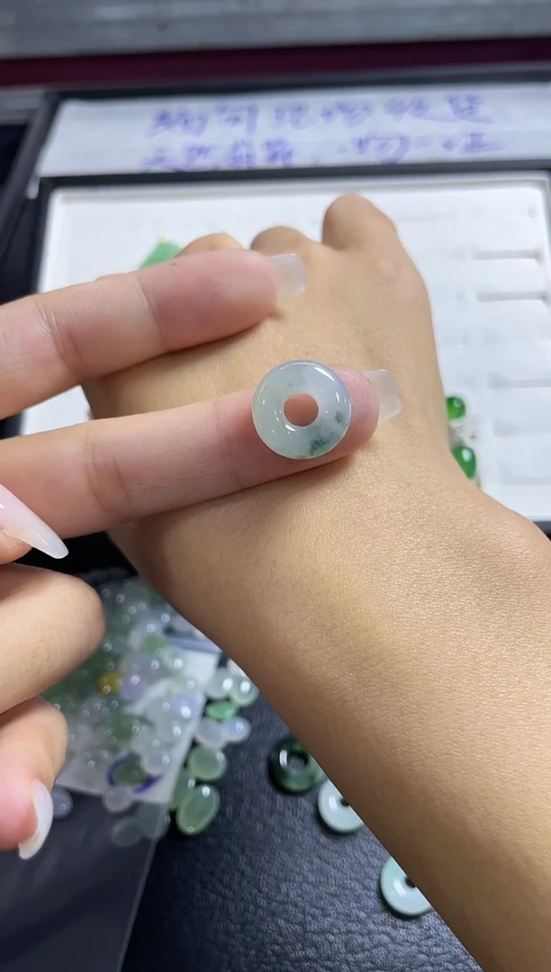 未镶嵌定制翡翠日**辰甜甜圈