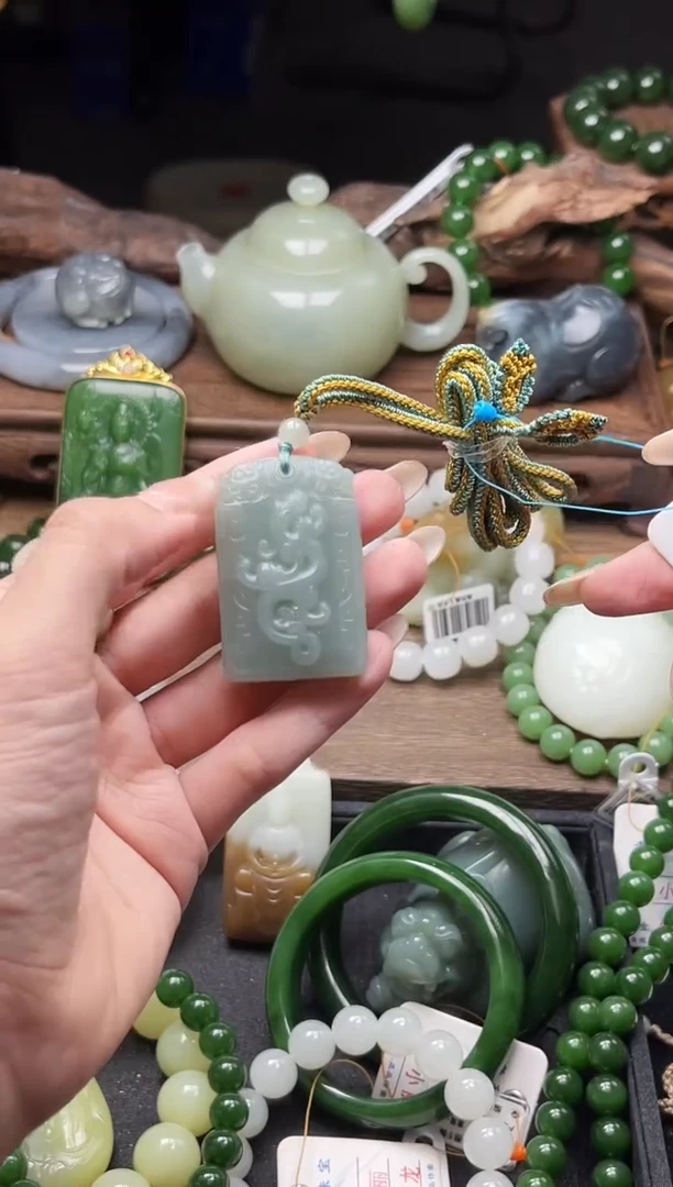 吊坠(不含链)未镶嵌和田玉吐拉牧场 龙牌9009395