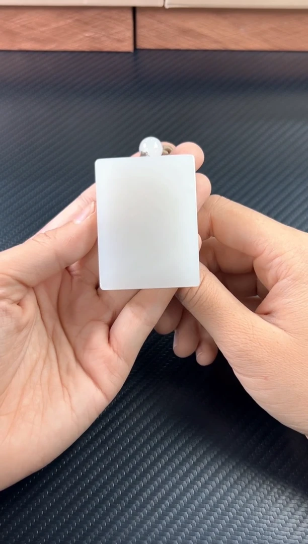 吊坠(赠链)未镶嵌和田玉黑山微色差m