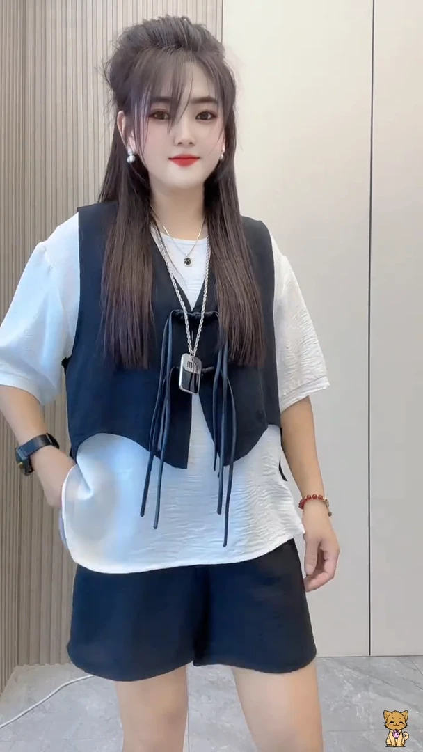 套装女2025夏季新快时尚休闲短袖圆领小衫马甲短裤显瘦三件套速干