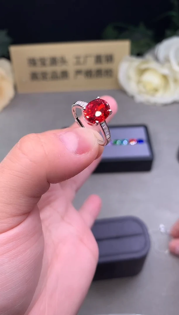 银S925镶嵌戒指红色碧玺5566