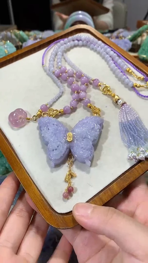 颈饰未镶嵌翡翠吊坠