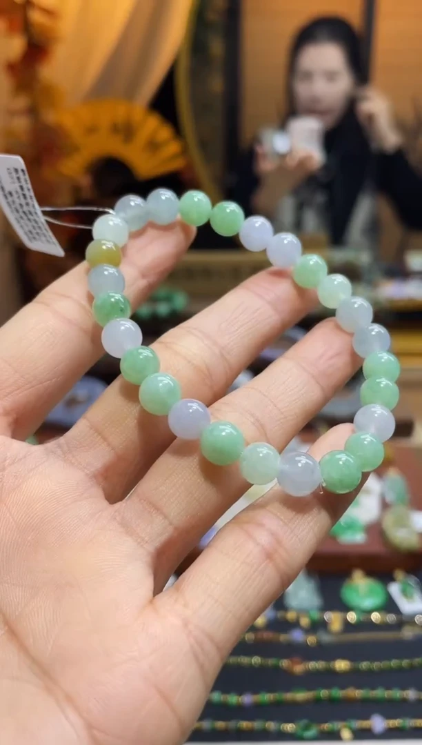 颈饰未镶嵌翡翠手串