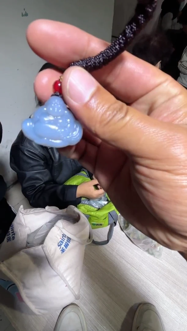 未镶嵌和田玉（糖玉）挂件和田玉