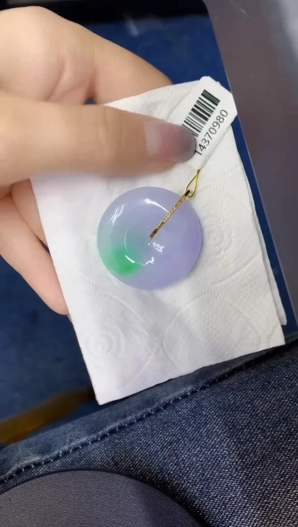 颈饰18K金镶嵌翡翠缅甸天然翡翠A货