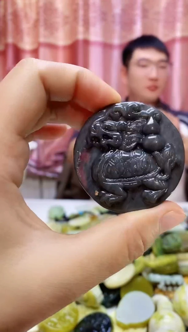 未镶嵌蛇纹石玉挂件