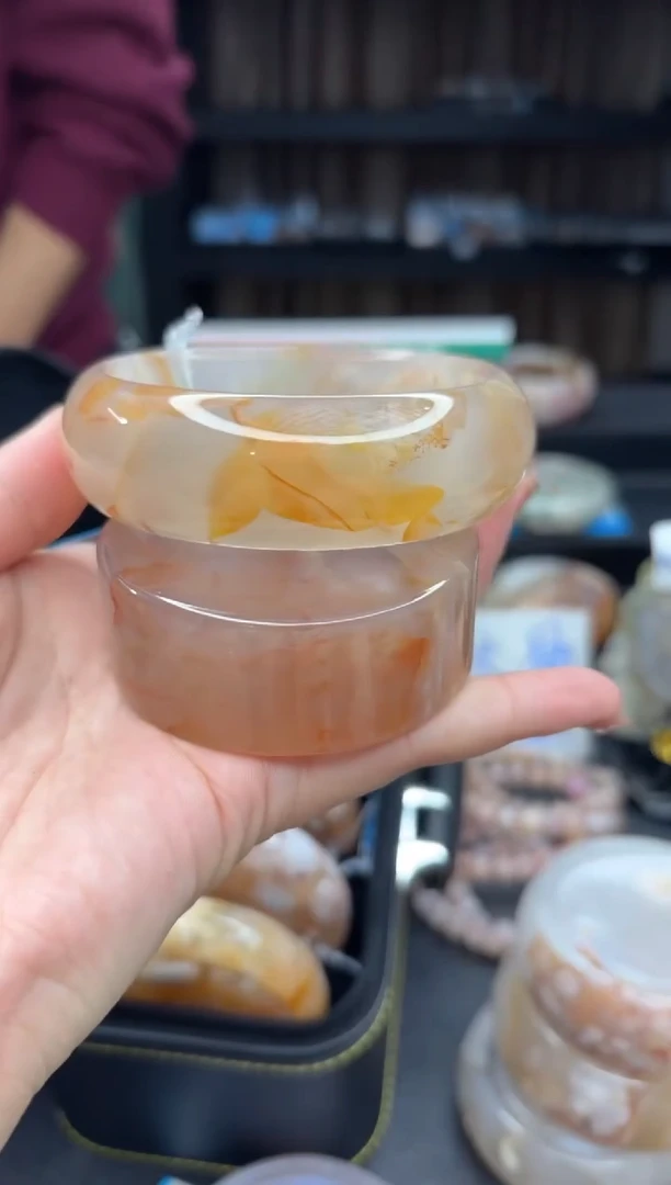 【闪购商品】石英质玉手镯未镶嵌442（65圈赠送镯心）