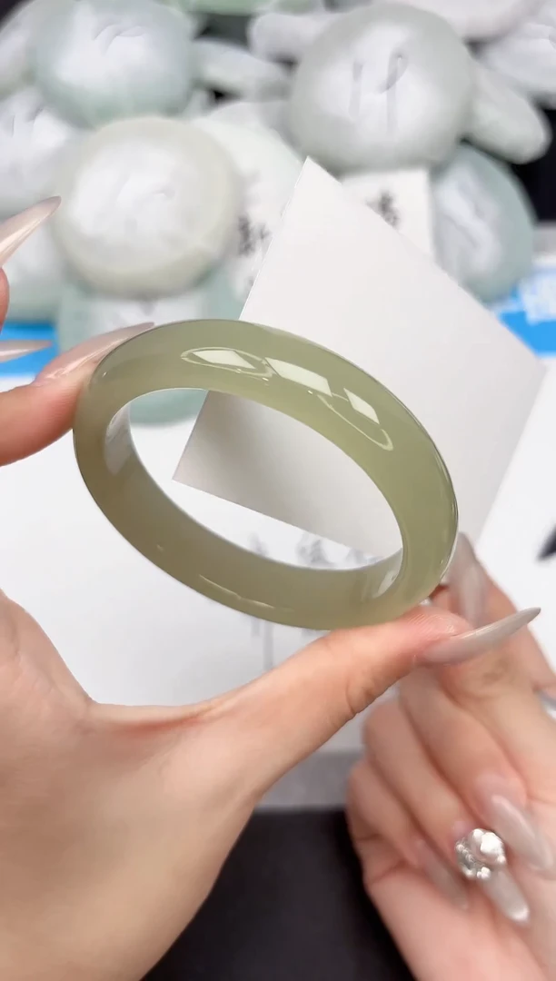 未镶嵌手镯石英质玉179-58.5