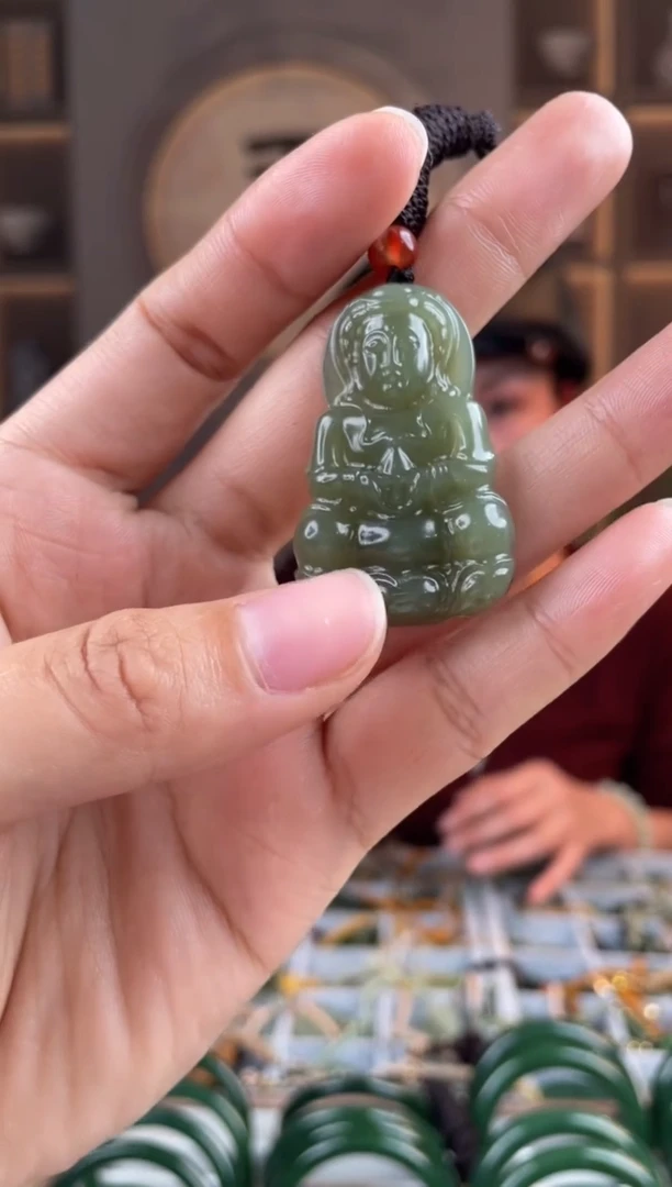 颈饰未镶嵌和田玉拍一发一，拍一发一