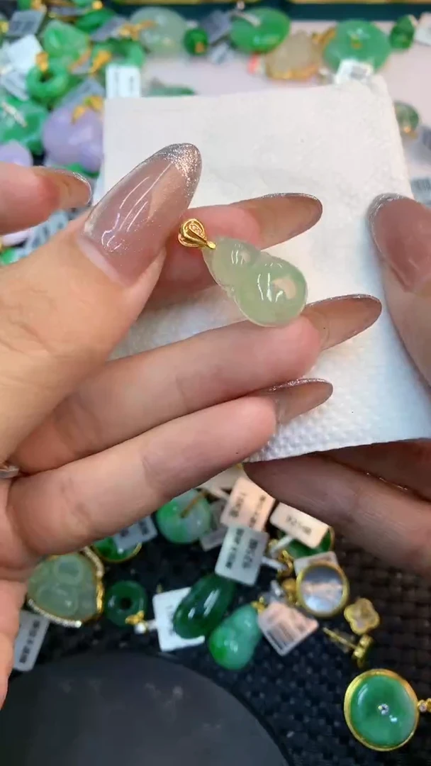 颈饰未镶嵌翡翠1