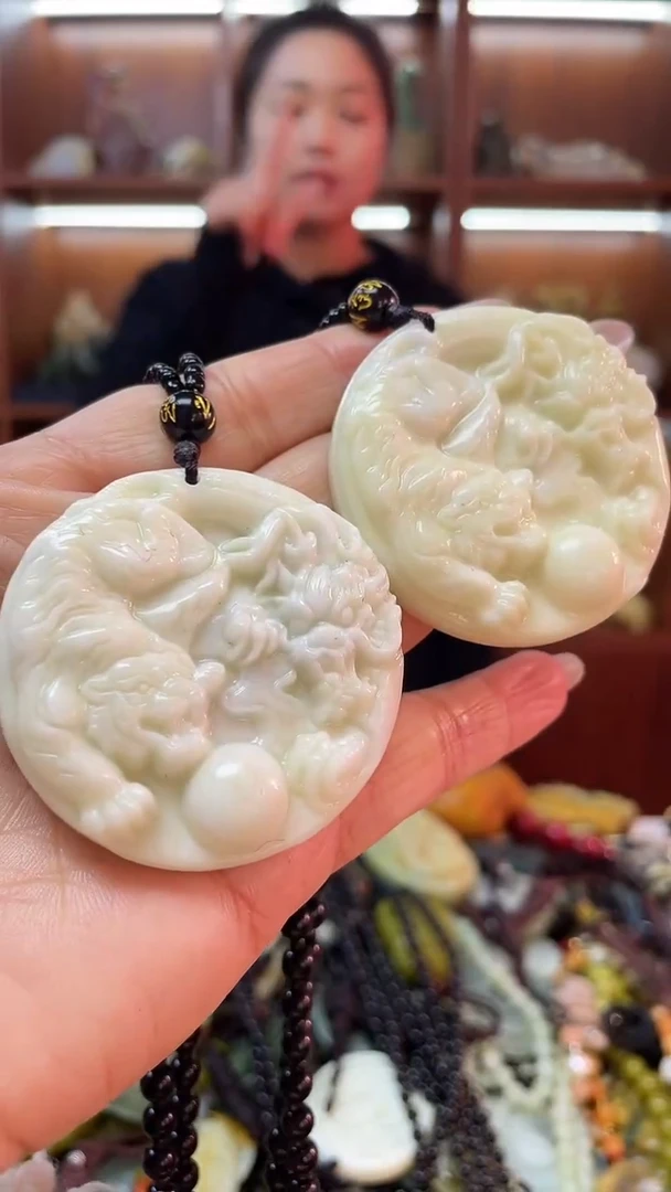 未镶嵌蛇纹石玉吊坠多样性发货，拍一发一拍二发二