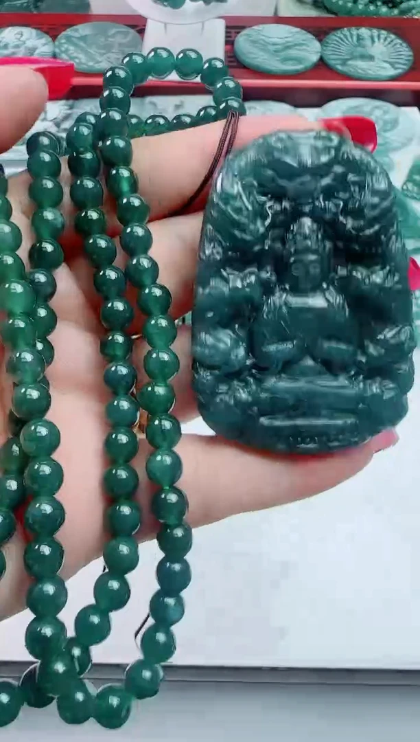 颈饰未镶嵌翡翠天然A货翡翠 多样性发其一