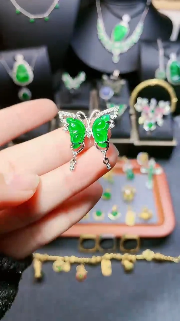 【闪购商品】翡翠吊坠(赠链)银S925镶嵌吊坠