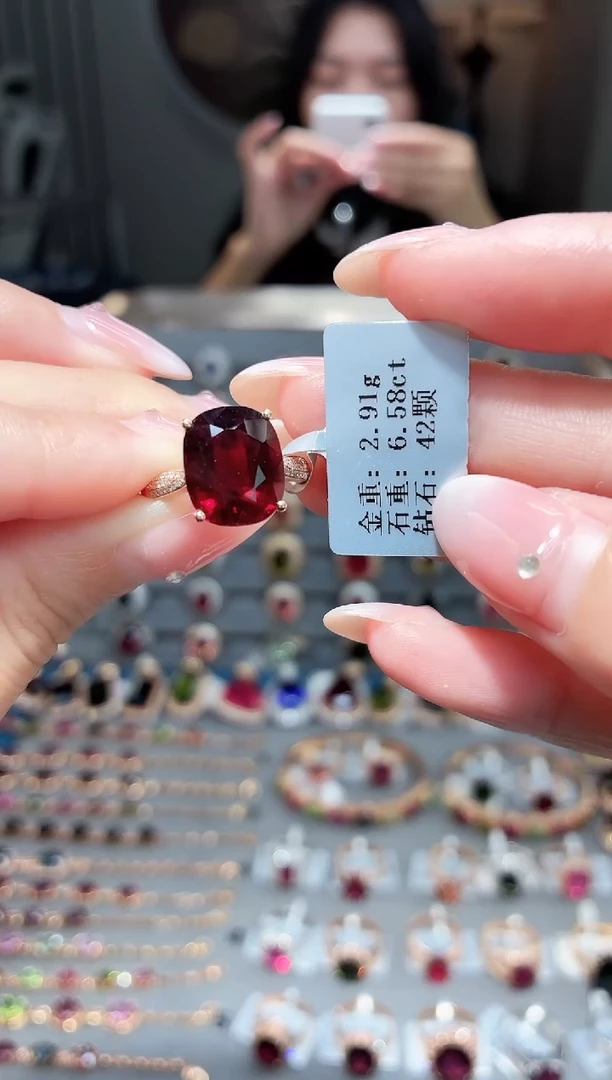 18K金镶嵌戒指碧玺6.58.