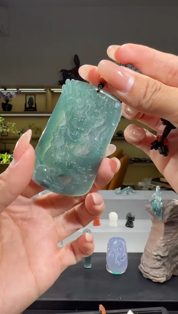 吊坠(不含链)未镶嵌翡翠龙牌