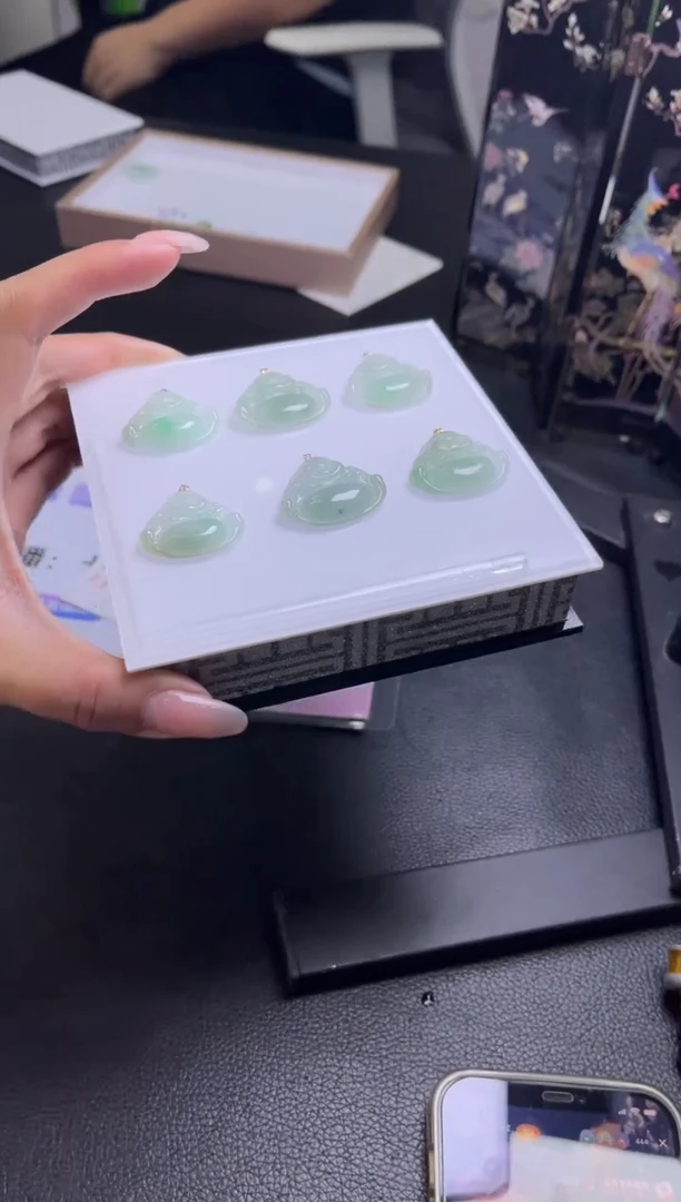 颈饰18K金镶嵌翡翠T194/多样性发一件/配绳子