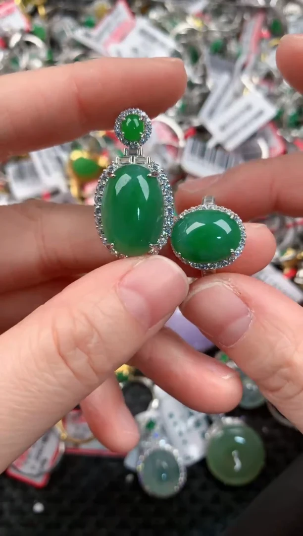 银S925镶嵌戒指翡翠777      7`