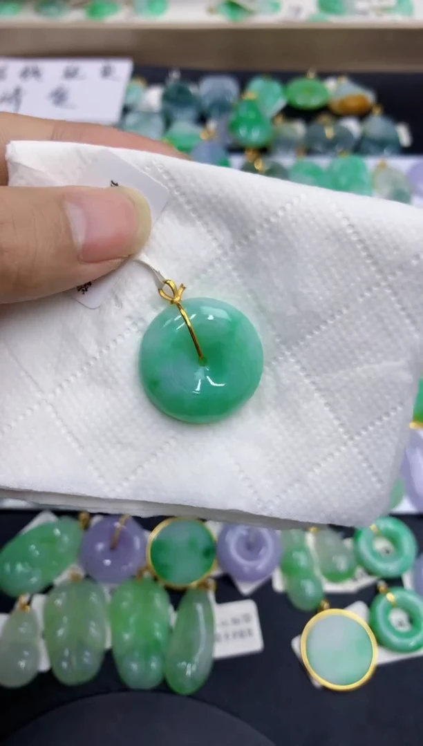 翡翠未镶嵌颈饰缅甸翡翠a货