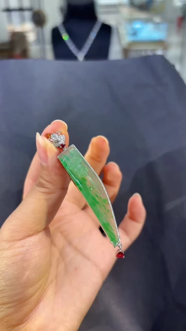 翡翠18K金镶嵌吊坠(不含链)翡翠吊坠多人不退不换