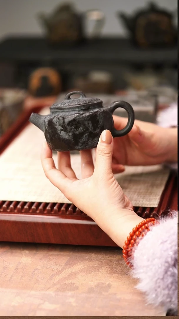 归玉堂冰碛岩重工雕刻石韵肌理德中壶180cc