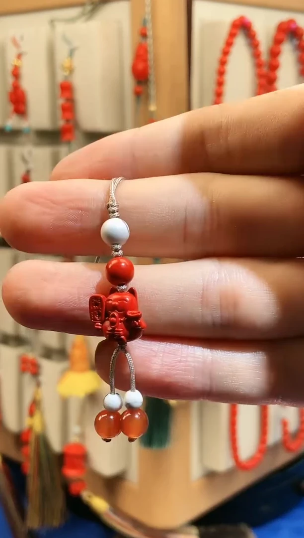 天然辰砂招财猫水飞砂手机挂件