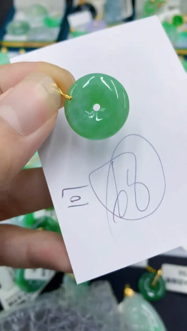 翡翠未镶嵌颈饰1111111111