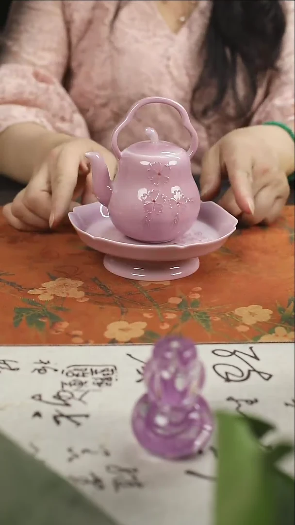 手绘樱花提梁壶加壶承