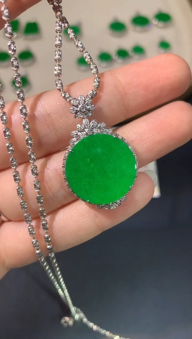 翡翠18K金镶嵌吊坠(不含链)A143 | 8680