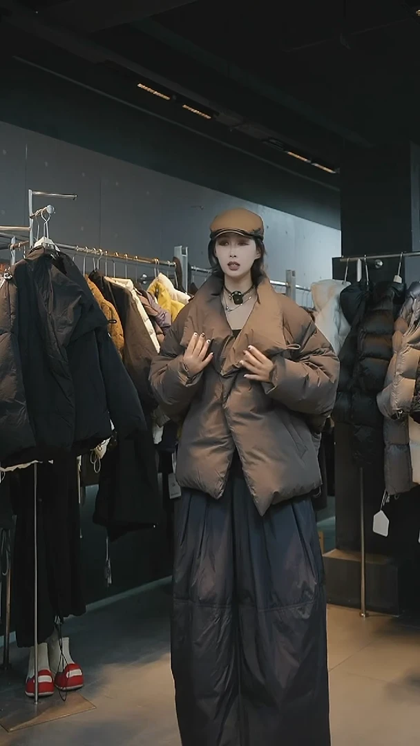 咖色羽绒咖色羽绒