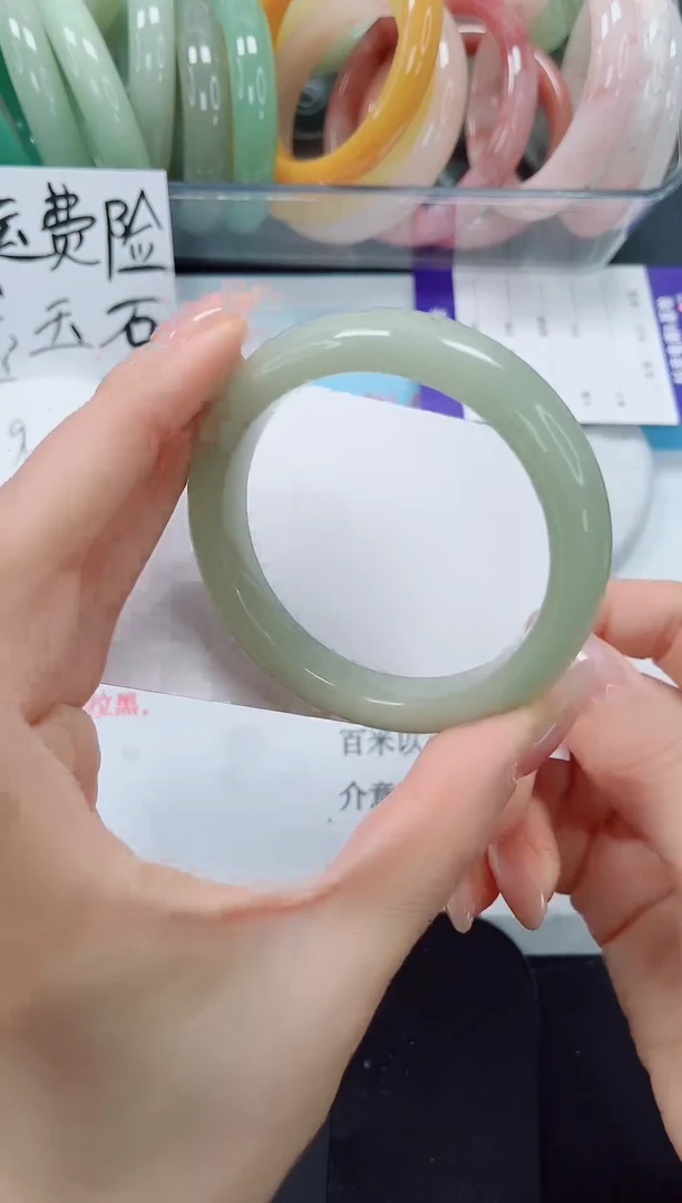 未镶嵌手镯石英质玉145-56.2