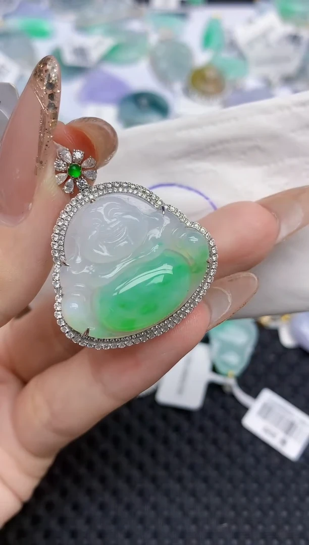 颈饰18K金镶嵌翡翠271   天然翡翠A货  百元以上9米证书费自理