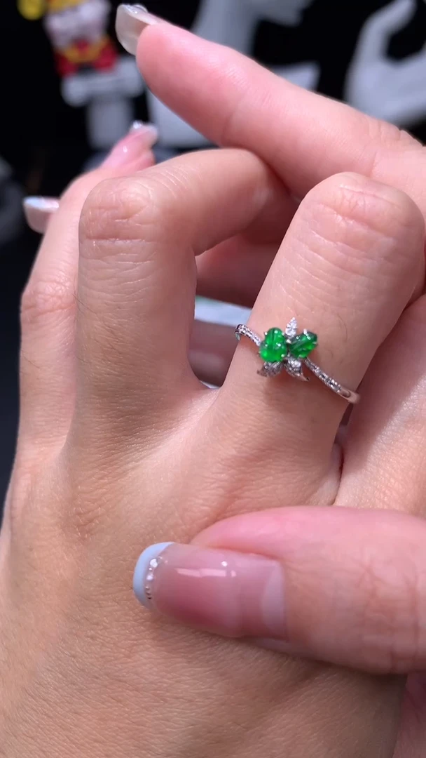 颈饰18K金镶嵌翡翠48小时鉴赏期 退货不扣服务费