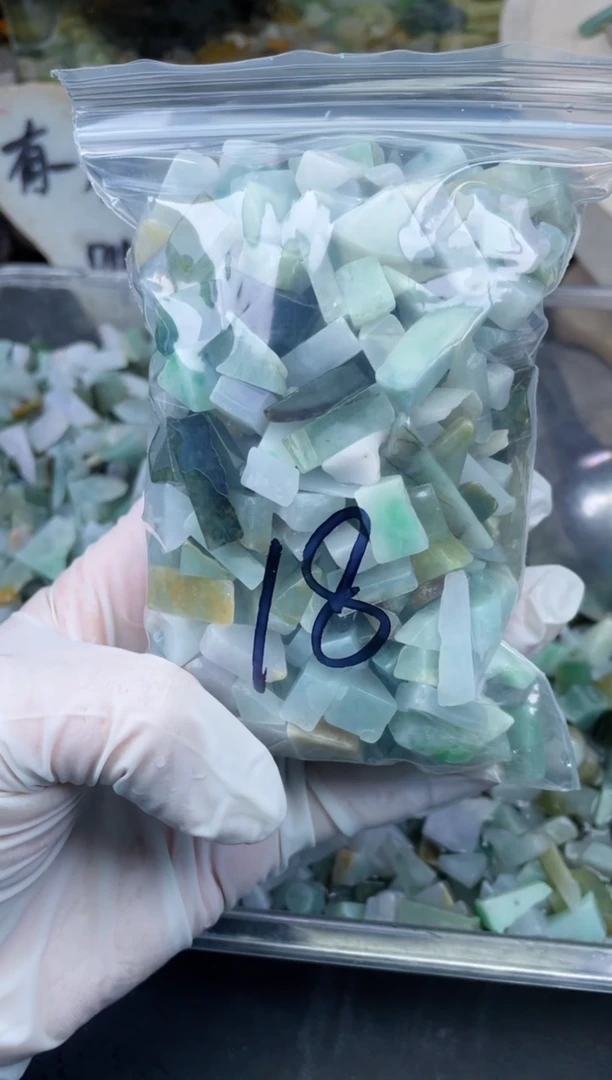 【闪购商品】翡翠颈饰未镶嵌天然翡翠小号500克18