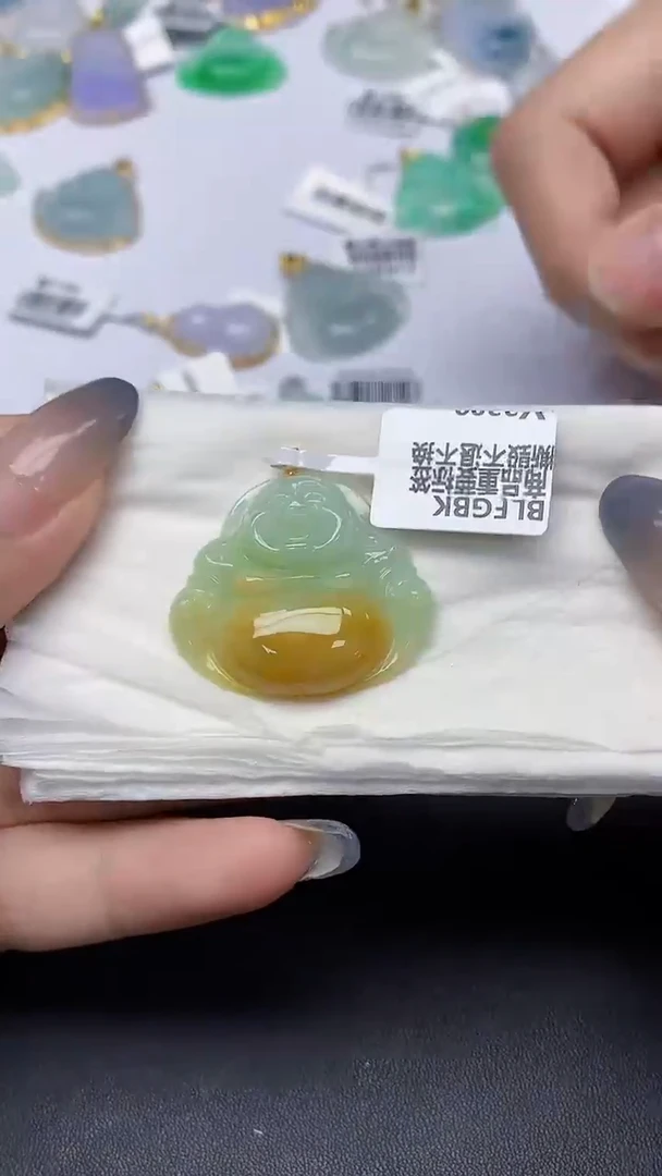 翡翠18K金镶嵌颈饰天然缅甸a货翡翠