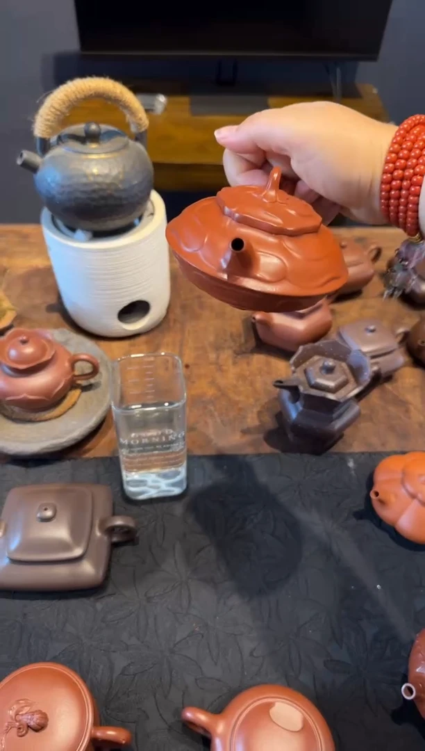 茶壶紫砂风卷葵 朱泥