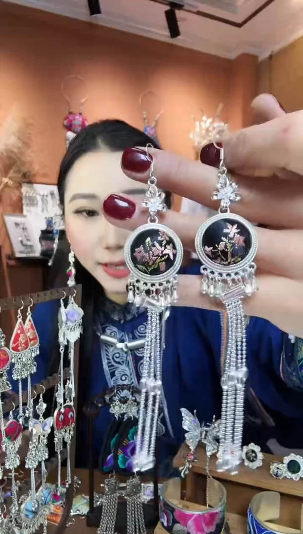 【闪购商品】刺绣纯手工民族风耳环