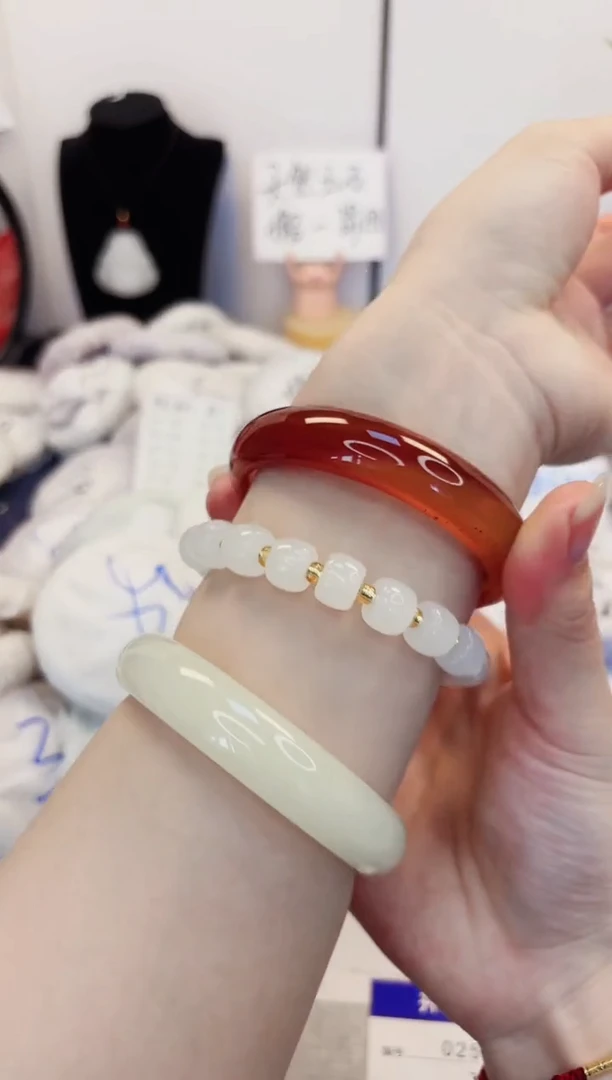 【闪购商品】石英质玉手镯未镶嵌25-玛瑙-圈口59