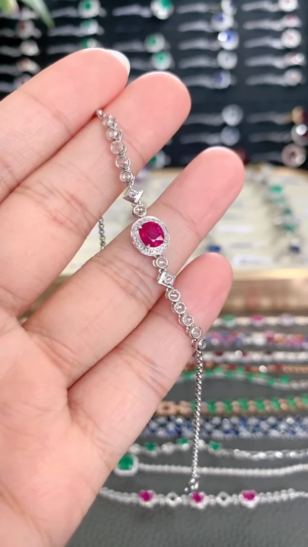 18K金镶嵌手链红宝石·